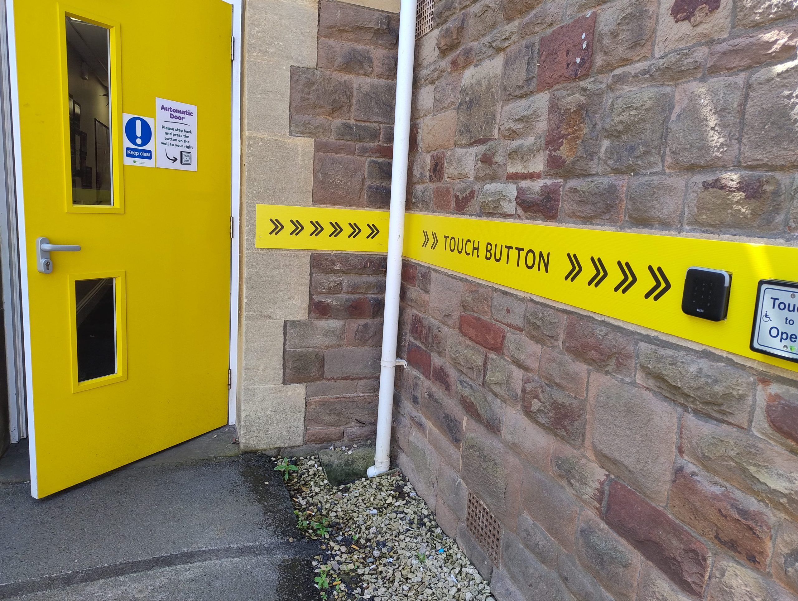 ff 2f0b34dc1687829a09ec10a38d6535d2 ff Main entrance Beehive Centre scaled