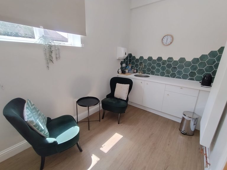 ff 77d92a136f5ad9a19c3296843d273d58 ff Therapy Room 1 scaled 768x576
