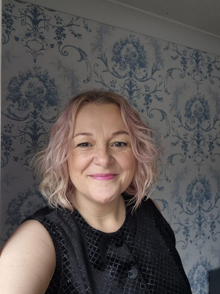 ff 9ced8364d9592a1205cde946cb6a807b ff 1000053410 scaled 768x1024