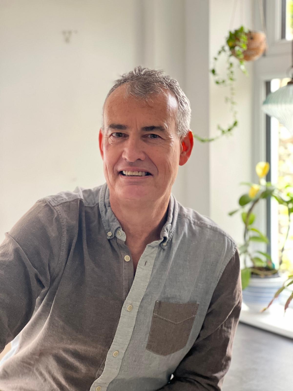 ff 2138fbc5104395609172736185555ad6 ff Therapy headshot kitchen