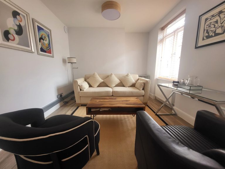 ff c6c05a94b90f0fcb224628cb48990f52 ff Room 8 Gosfield Street 1 768x576