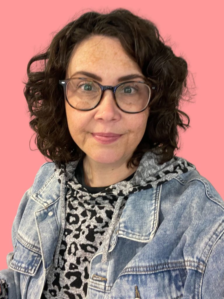 ff 55c045a80059d25edc18a6a60a1092dc ff Kit Mitchell Relationship Therapist counsellor reflective coach 1 scaled 768x1024