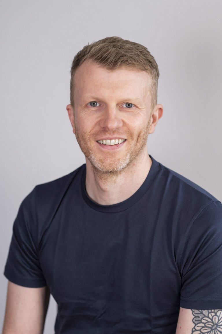 ff 32e69b19726f77c25d0156b7639bc41b ff EmmaFletcherPhotography AdrianStones 76 1 scaled 768x1154