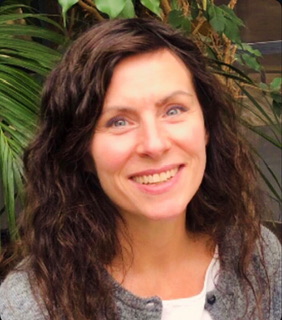 ff c8fb7d37d904450905e2cb2e7874b86d ff Jacqui.small .size  1