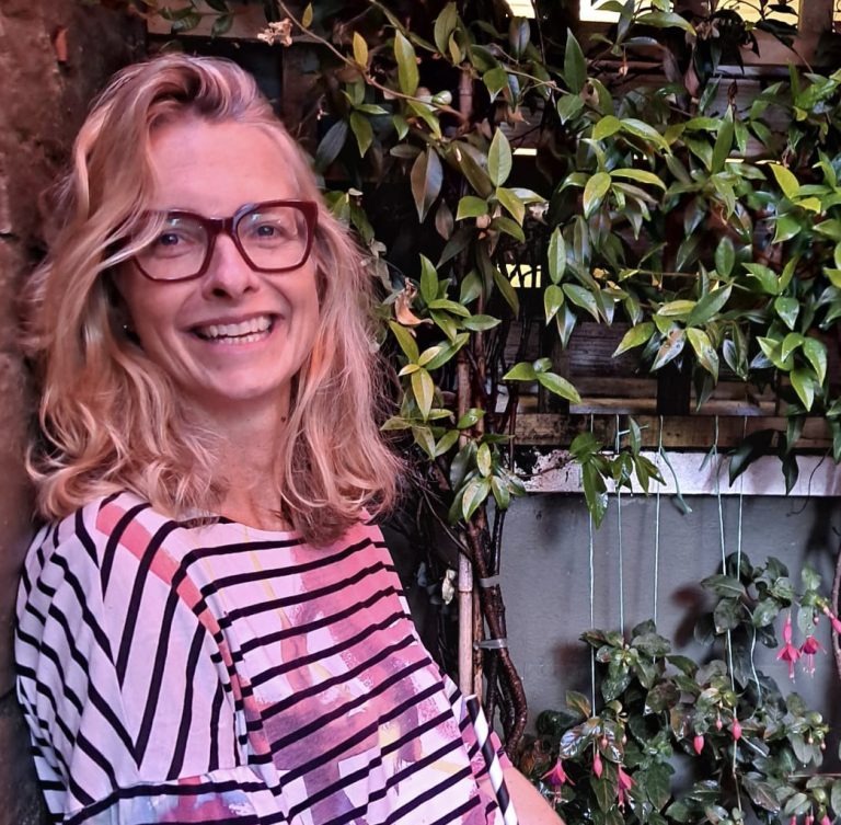 ff 947ff5db3bb52e22b532a3583d15b2a2 ff Trudi bio photo 1 768x753